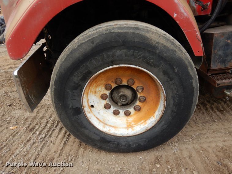 image for item MH9238 1976 White PT270  dump truck