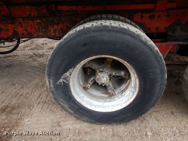 image for item MH9238 1976 White PT270  dump truck