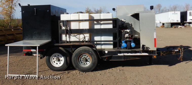 image for item MH9247 2012 Kaufman  lube trailer