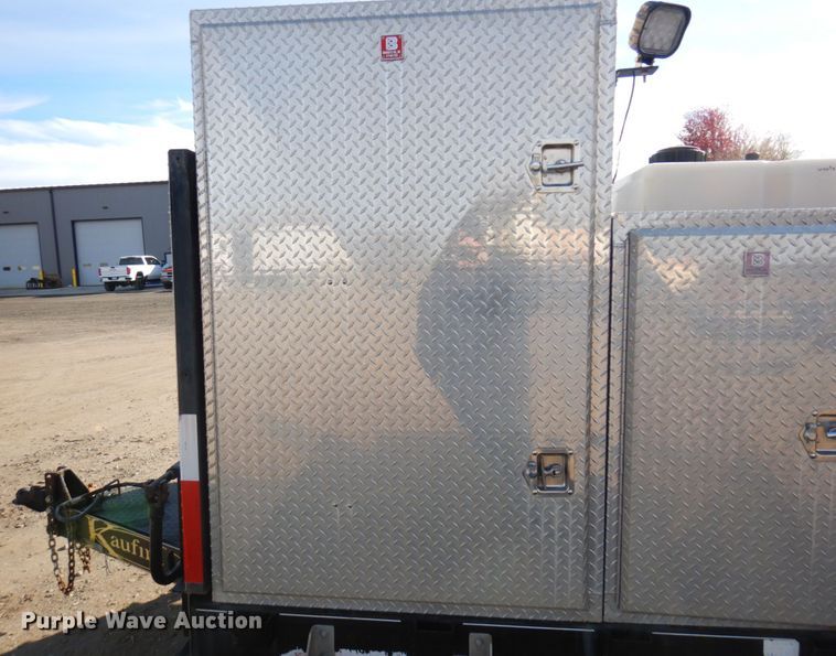 image for item MH9247 2012 Kaufman  lube trailer