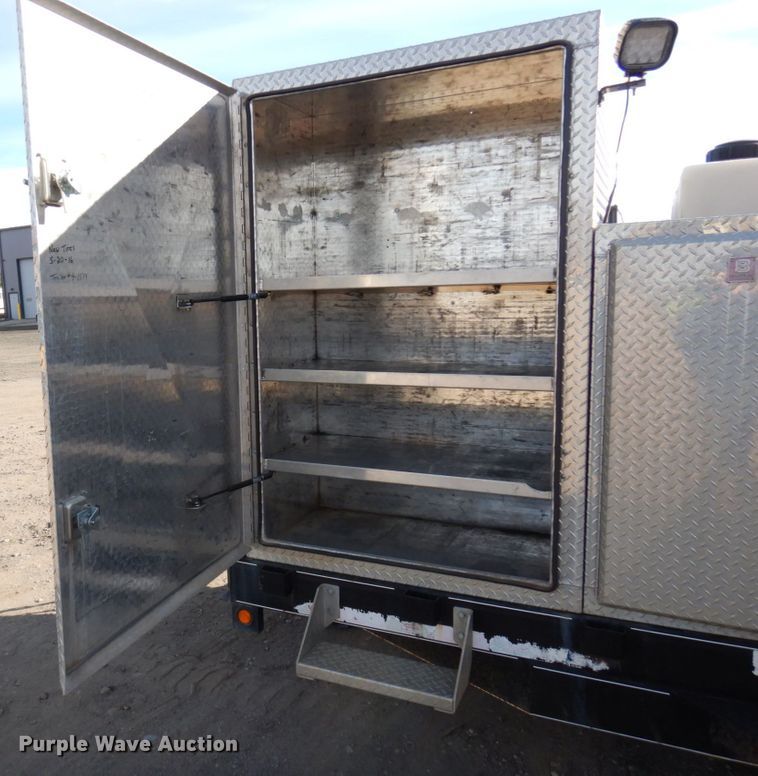 image for item MH9247 2012 Kaufman  lube trailer