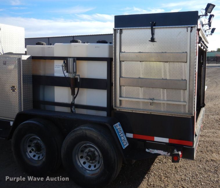 image for item MH9247 2012 Kaufman  lube trailer