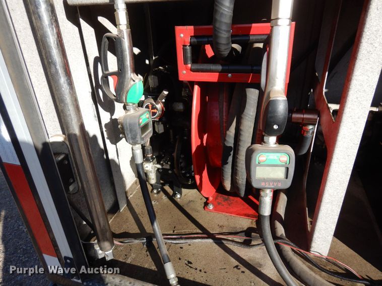 image for item MH9247 2012 Kaufman  lube trailer