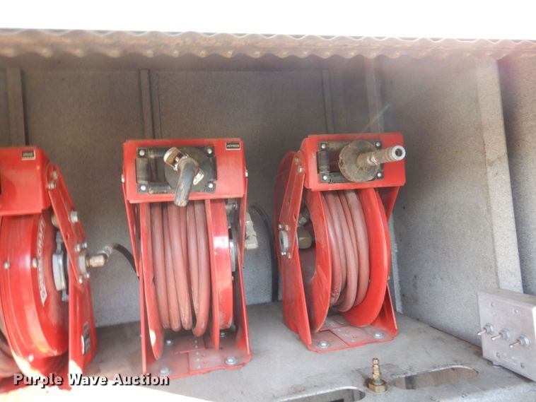 image for item MH9247 2012 Kaufman  lube trailer