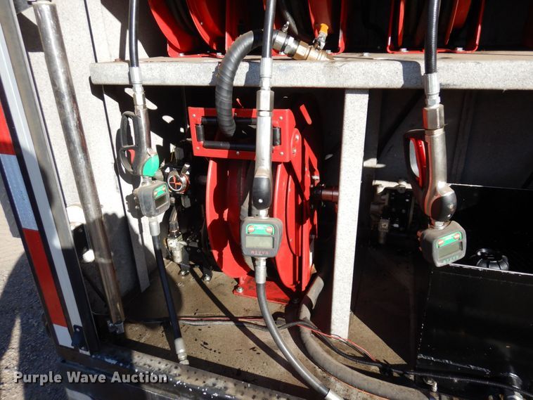 image for item MH9247 2012 Kaufman  lube trailer