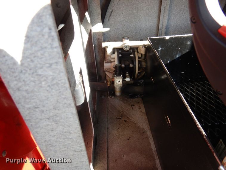 image for item MH9247 2012 Kaufman  lube trailer