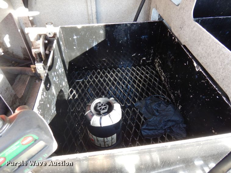 image for item MH9247 2012 Kaufman  lube trailer