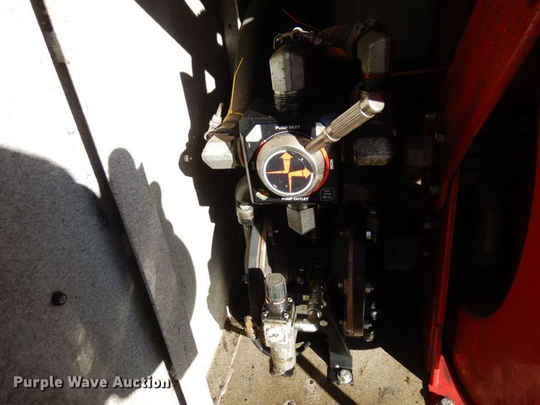 image for item MH9247 2012 Kaufman  lube trailer