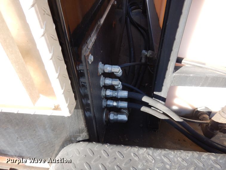 image for item MH9247 2012 Kaufman  lube trailer