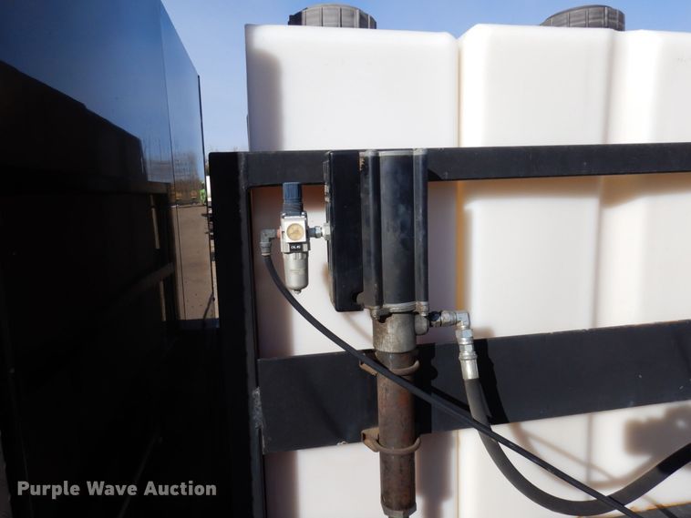 image for item MH9247 2012 Kaufman  lube trailer