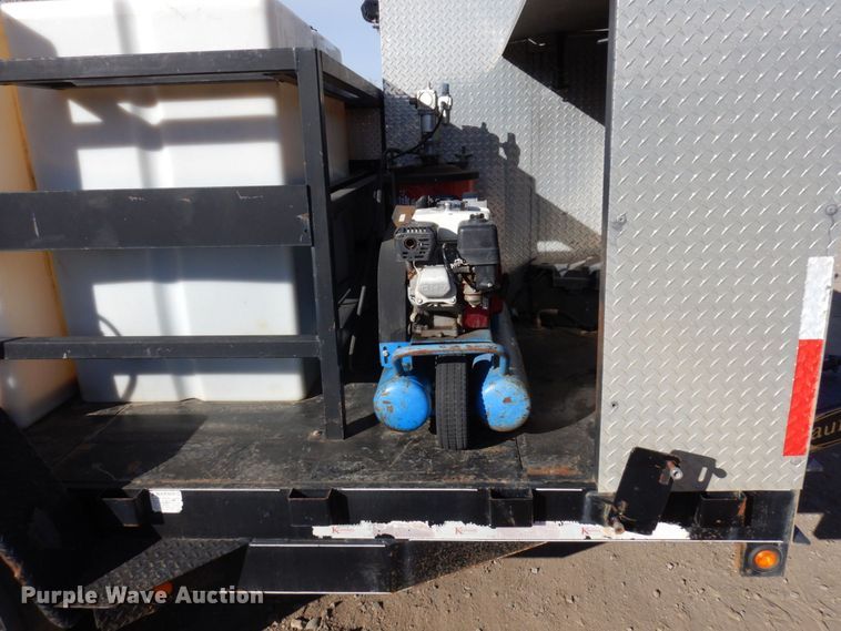 image for item MH9247 2012 Kaufman  lube trailer