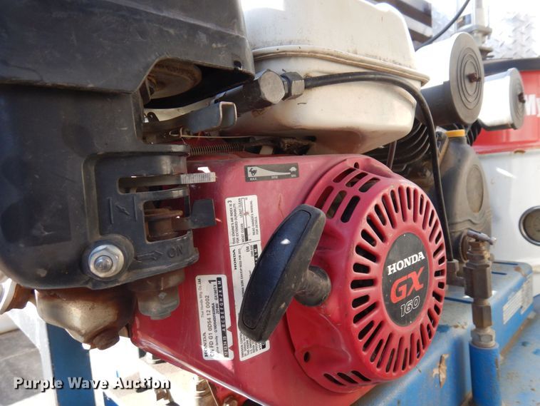 image for item MH9247 2012 Kaufman  lube trailer