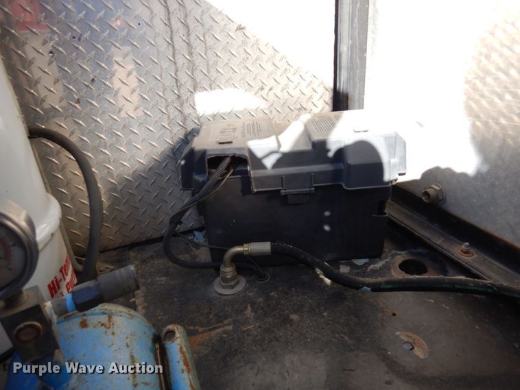 image for item MH9247 2012 Kaufman  lube trailer