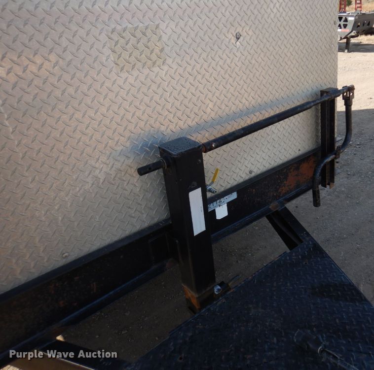 image for item MH9247 2012 Kaufman  lube trailer