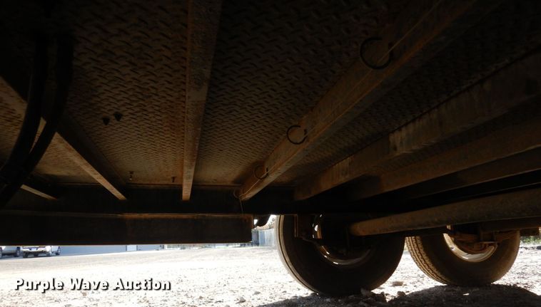 image for item MH9247 2012 Kaufman  lube trailer