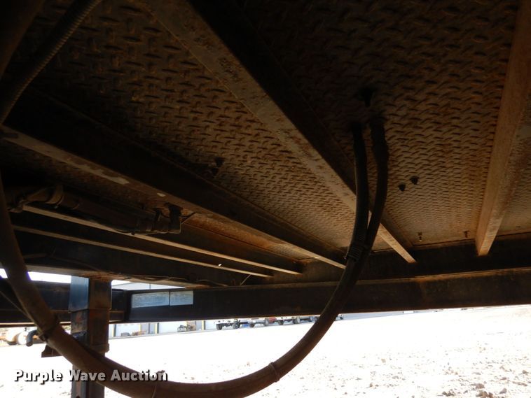 image for item MH9247 2012 Kaufman  lube trailer