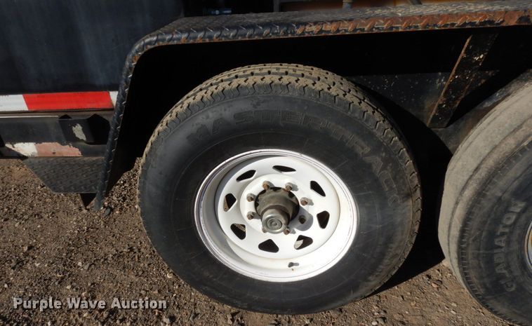 image for item MH9247 2012 Kaufman  lube trailer