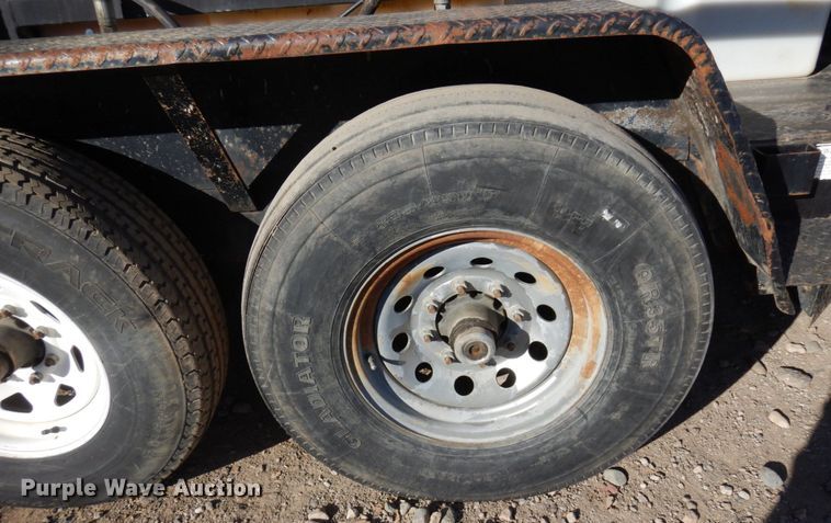 image for item MH9247 2012 Kaufman  lube trailer