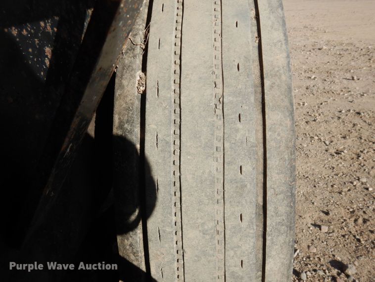 image for item MH9247 2012 Kaufman  lube trailer