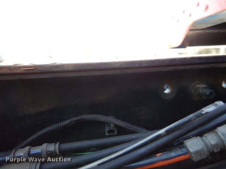 image for item MH9249 2006 Peterbilt 335  hook lift truck