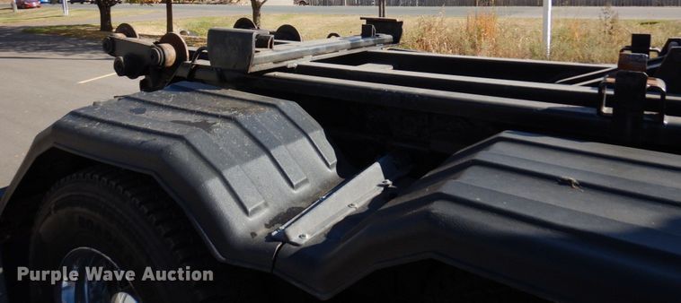 image for item MH9249 2006 Peterbilt 335  hook lift truck