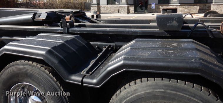 image for item MH9249 2006 Peterbilt 335  hook lift truck