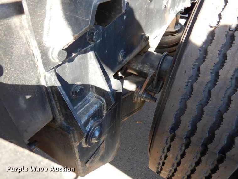 image for item MH9249 2006 Peterbilt 335  hook lift truck