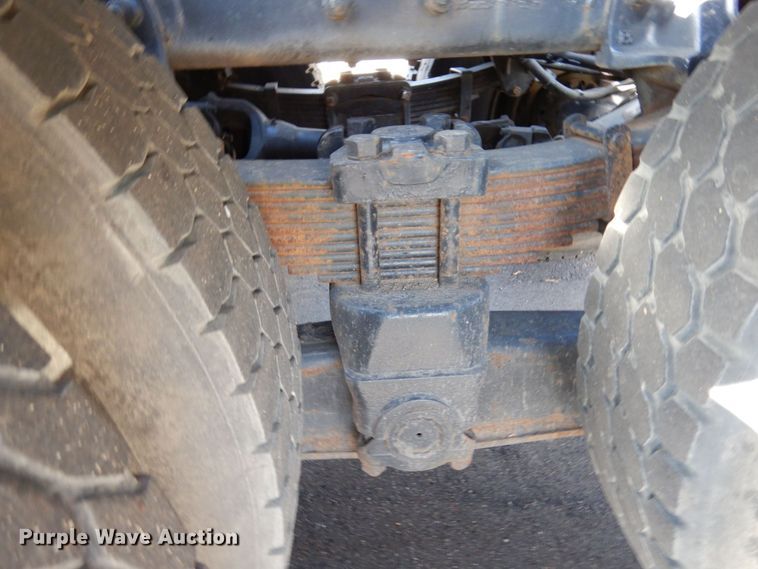 image for item MH9249 2006 Peterbilt 335  hook lift truck