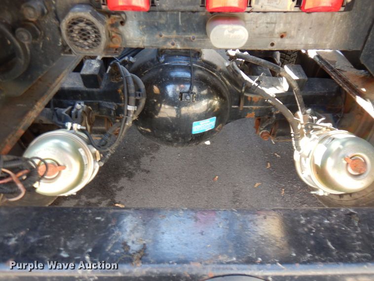 image for item MH9249 2006 Peterbilt 335  hook lift truck