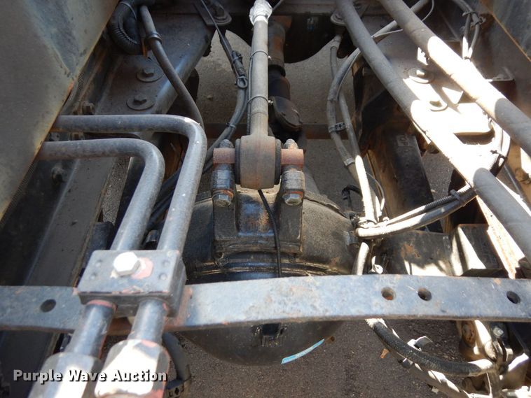 image for item MH9249 2006 Peterbilt 335  hook lift truck