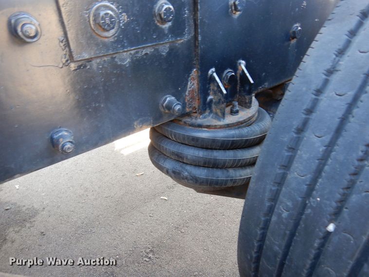 image for item MH9249 2006 Peterbilt 335  hook lift truck