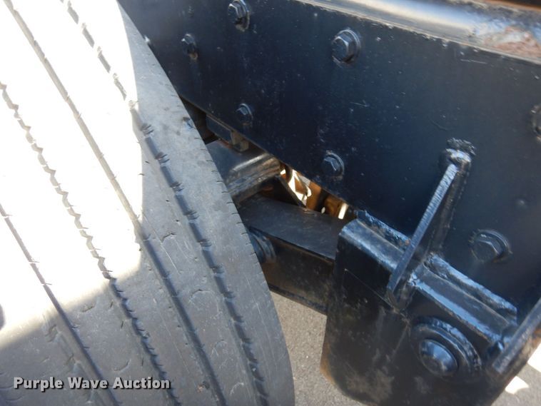 image for item MH9249 2006 Peterbilt 335  hook lift truck