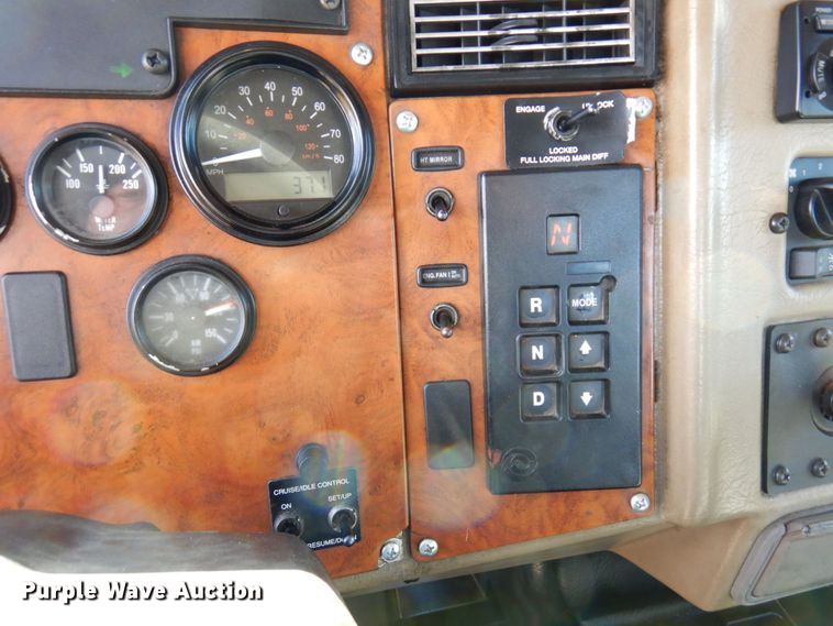 image for item MH9249 2006 Peterbilt 335  hook lift truck