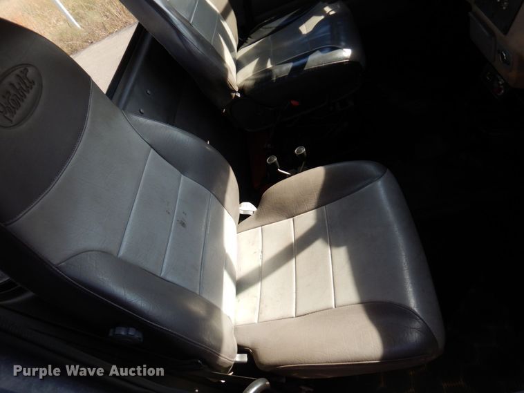 image for item MH9249 2006 Peterbilt 335  hook lift truck