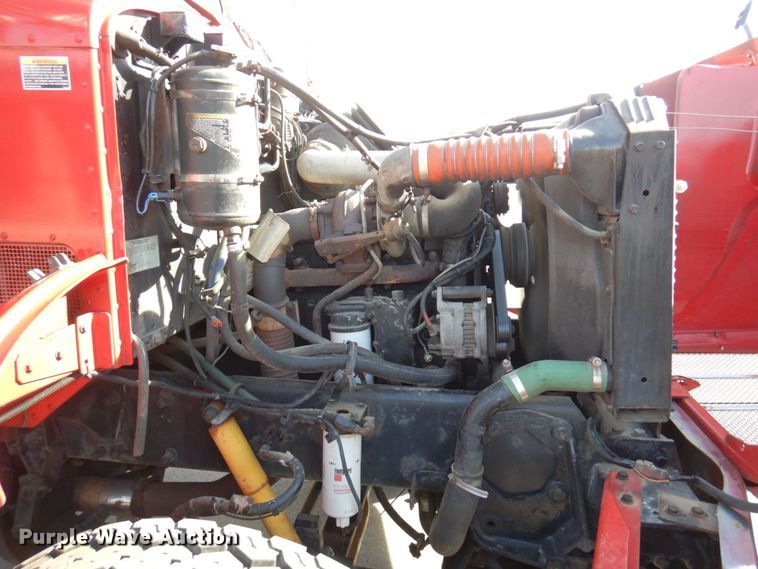 image for item MH9249 2006 Peterbilt 335  hook lift truck