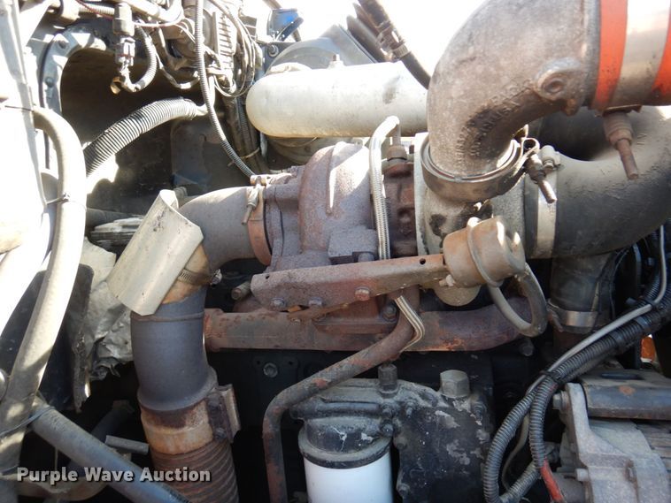 image for item MH9249 2006 Peterbilt 335  hook lift truck