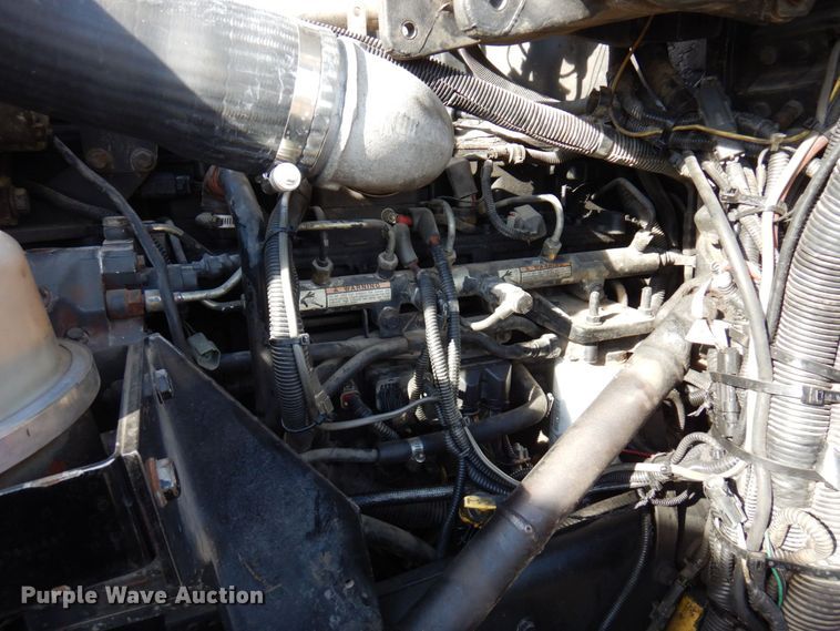 image for item MH9249 2006 Peterbilt 335  hook lift truck