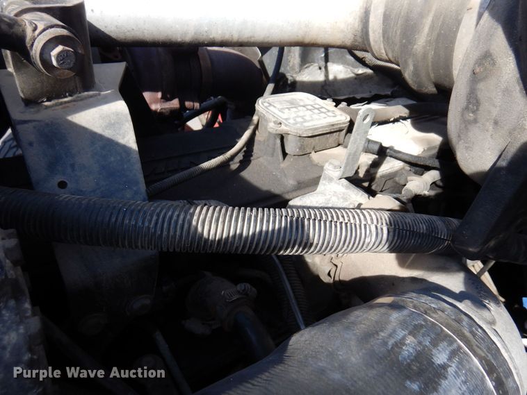 image for item MH9249 2006 Peterbilt 335  hook lift truck