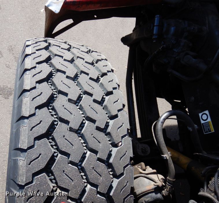 image for item MH9249 2006 Peterbilt 335  hook lift truck