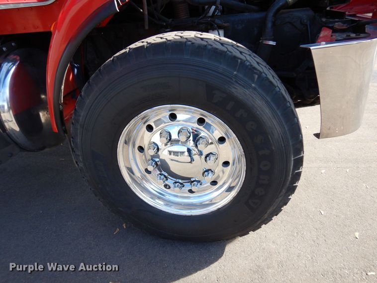 image for item MH9249 2006 Peterbilt 335  hook lift truck