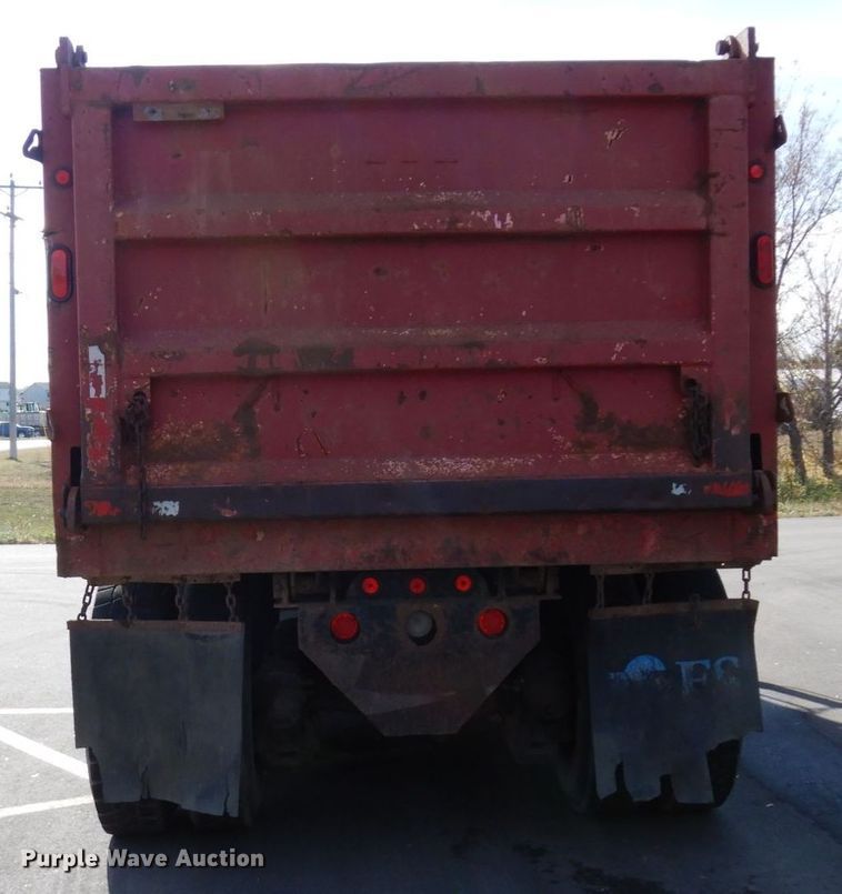 image for item MH9250 1995 Mack RD690S  dump truck
