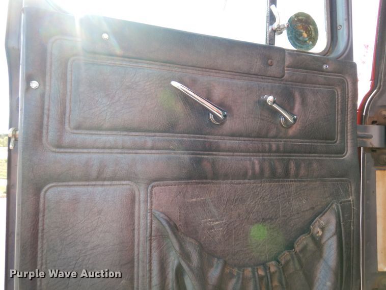 image for item MH9250 1995 Mack RD690S  dump truck