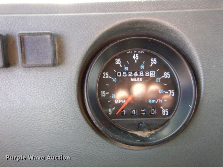 image for item MH9250 1995 Mack RD690S  dump truck