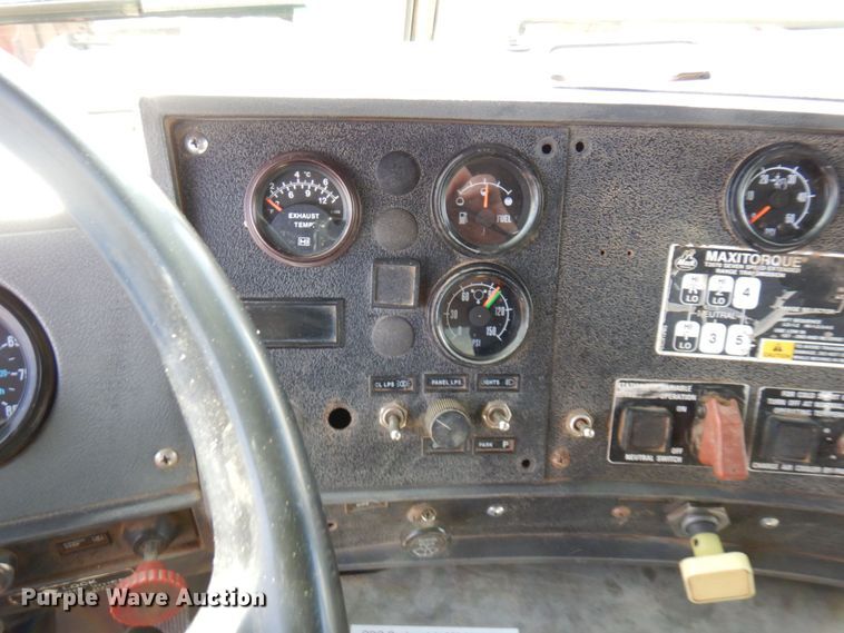 image for item MH9250 1995 Mack RD690S  dump truck