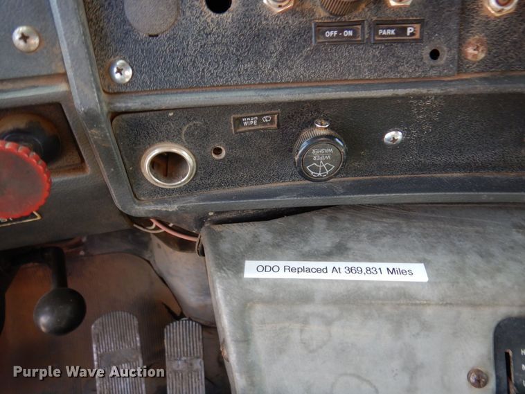 image for item MH9250 1995 Mack RD690S  dump truck