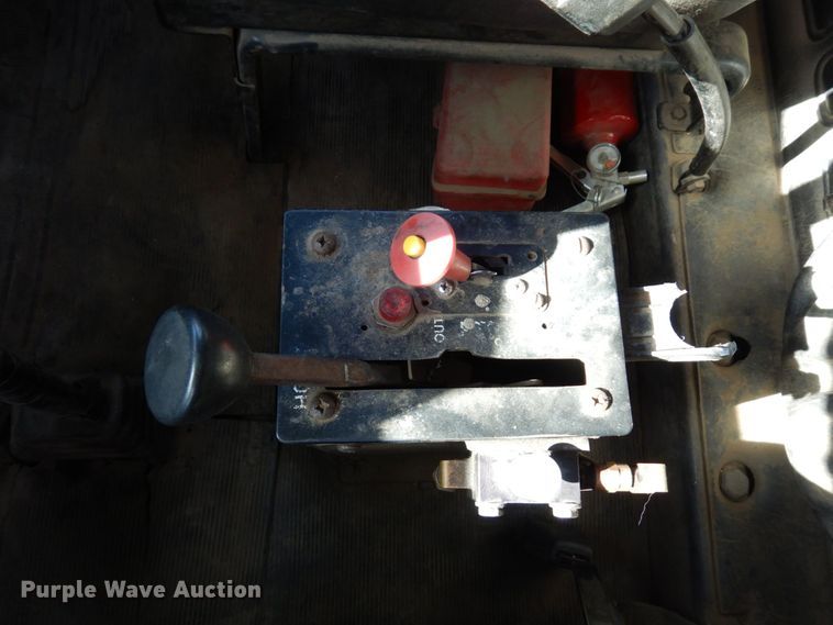 image for item MH9250 1995 Mack RD690S  dump truck