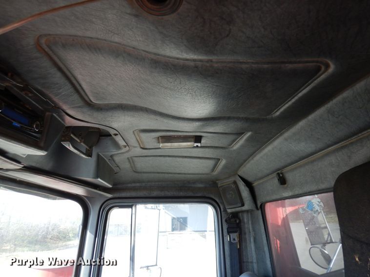 image for item MH9250 1995 Mack RD690S  dump truck