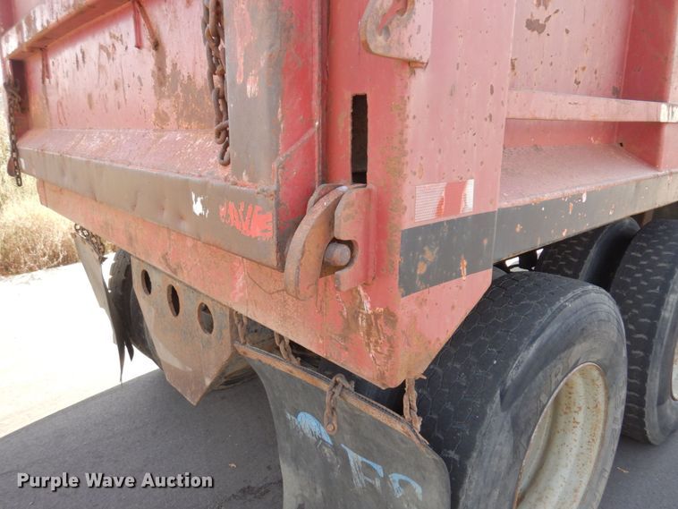 image for item MH9250 1995 Mack RD690S  dump truck