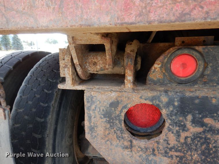 image for item MH9250 1995 Mack RD690S  dump truck