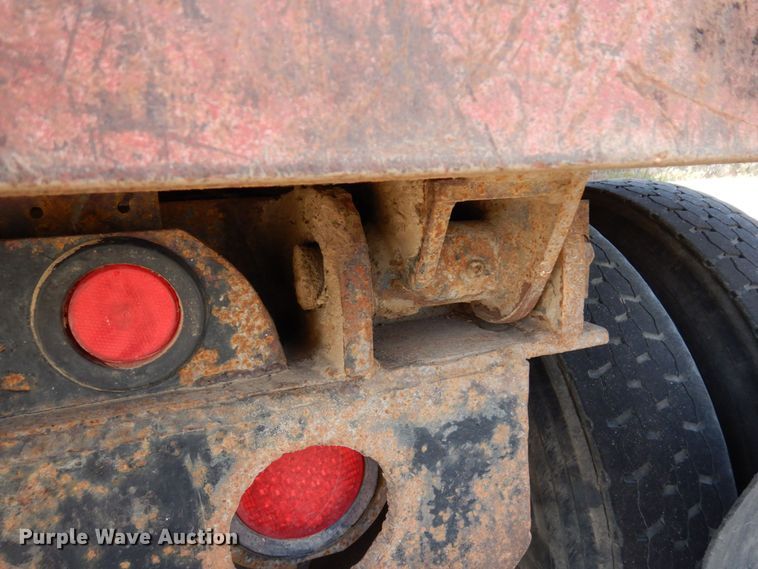 image for item MH9250 1995 Mack RD690S  dump truck